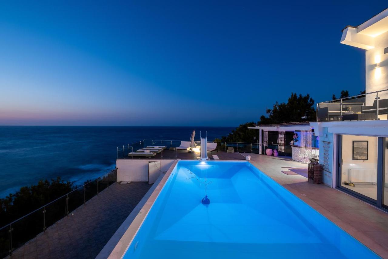 Icarus Luxury Beachfront Villa Gialiskari  Luaran gambar