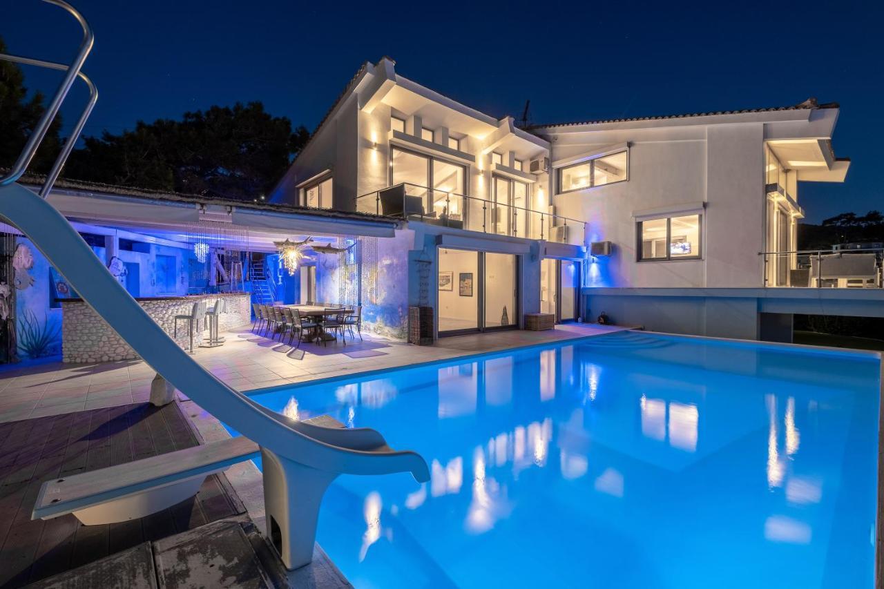 Icarus Luxury Beachfront Villa Gialiskari  Luaran gambar