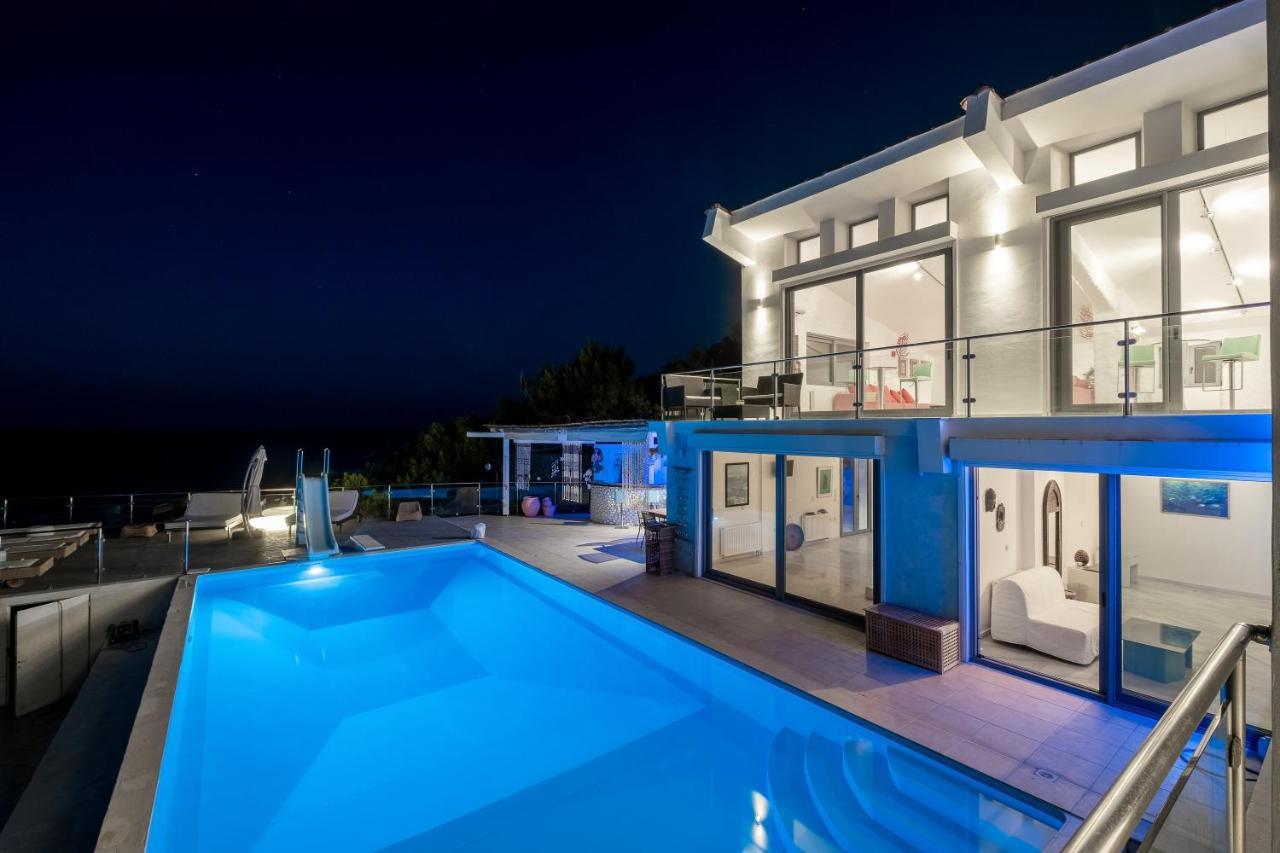 Icarus Luxury Beachfront Villa Gialiskari  Luaran gambar