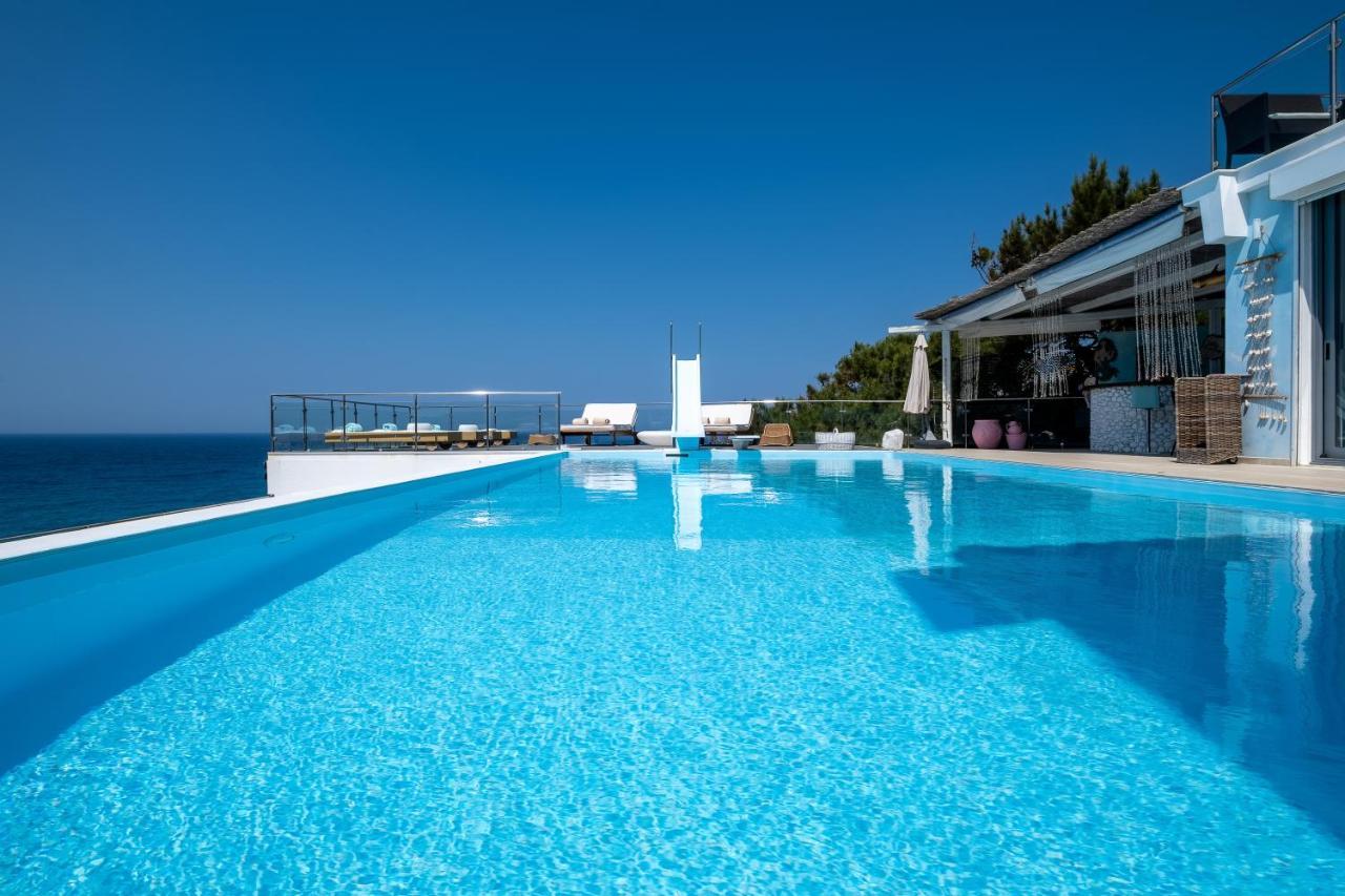 Icarus Luxury Beachfront Villa Gialiskari  Luaran gambar